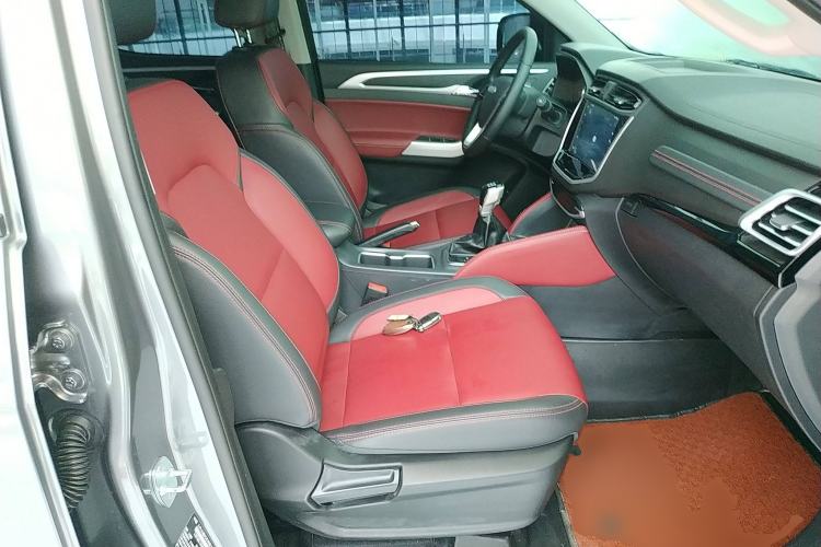Used SAIC MAXUS Xingji 2023 Starry L 2.0T Diesel Manual 4x4 Elite Edition Long Bed Right Front Seat