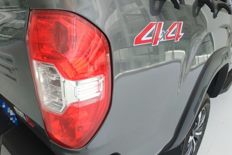 Used SAIC MAXUS Xingji 2023 Starry L 2.0T Diesel Manual 4x4 Elite Edition Long Bed Right Rear Taillight