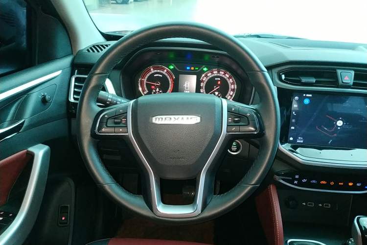 Used SAIC MAXUS Xingji 2023 Starry L 2.0T Diesel Manual 4x4 Elite Edition Long Bed Steering Wheel