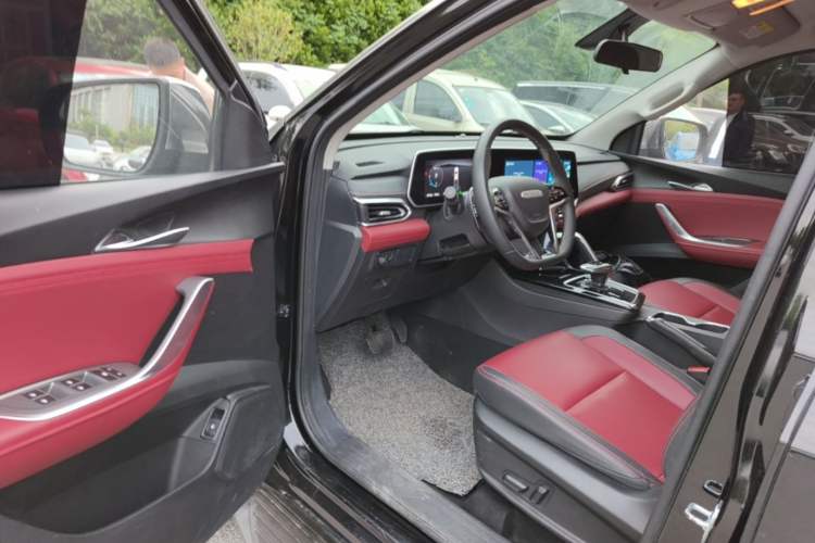 Used SAIC MAXUS Xingji 2023 Starry R 2.0T Automatic Gasoline 2WD Luxury Edition Standard Box Driver Seat