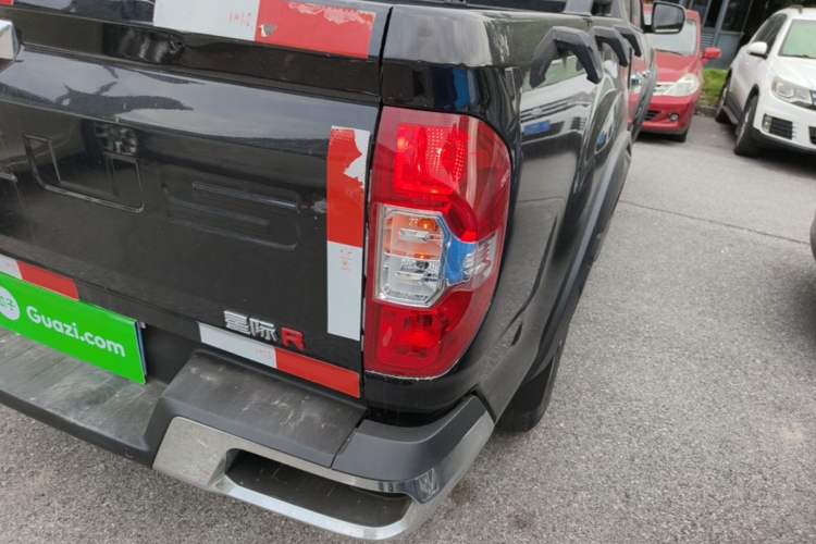 Used SAIC MAXUS Xingji 2023 Starry R 2.0T Automatic Gasoline 2WD Luxury Edition Standard Box Exterior 3