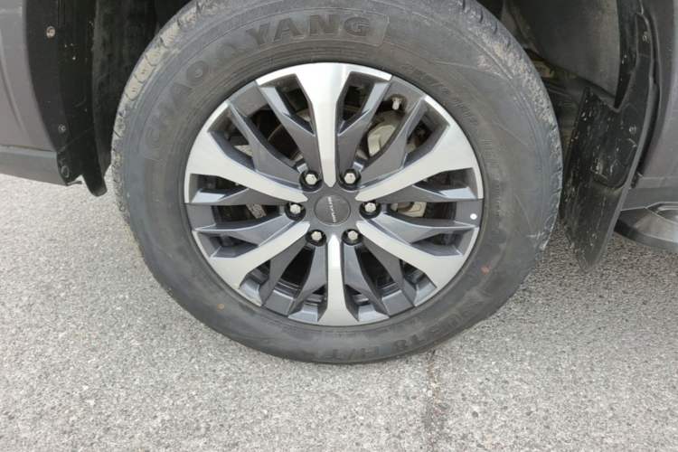 Used SAIC MAXUS Xingji 2023 Starry R 2.0T Automatic Gasoline 2WD Luxury Edition Standard Box Exterior 4