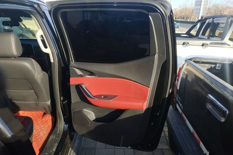 Used SAIC MAXUS Xingji 2023 Starry R 2.0T Automatic Diesel 2WD Luxury Edition Long-Box Model Interior 6
