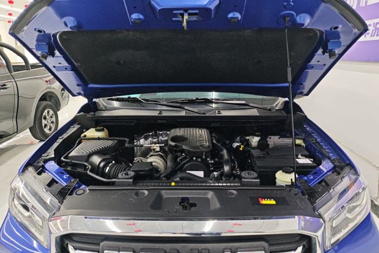 Used SAIC MAXUS Xingji 2023 Starry L 2.0T Diesel Automatic 2WD Elite Edition Long Bed Engine Bay