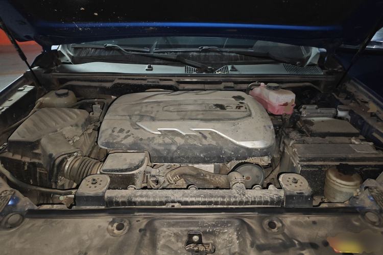 Used SAIC MAXUS Xingji 2023 Starry R 2.0T Automatic Diesel 4x4 Luxury Edition Long-Box Model Engine Bay