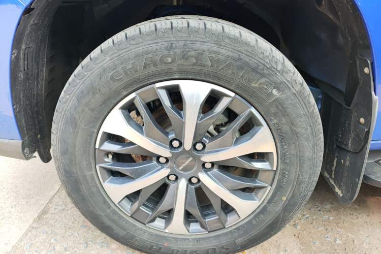 Used SAIC MAXUS Xingji 2023 Starry L 2.0T Diesel Automatic 2WD Elite Edition Long Bed Exterior 4