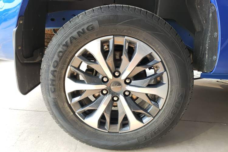 Used SAIC MAXUS Xingji 2023 Starry L 2.0T Diesel Automatic 2WD Elite Edition Long Bed Exterior 5