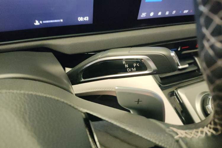 Used SAIC MAXUS Xingji 2023 Starry H 2.0T Automatic Diesel Dual-Turbo All-Wheel Drive Luxury Edition Long Wheelbase Gear Lever