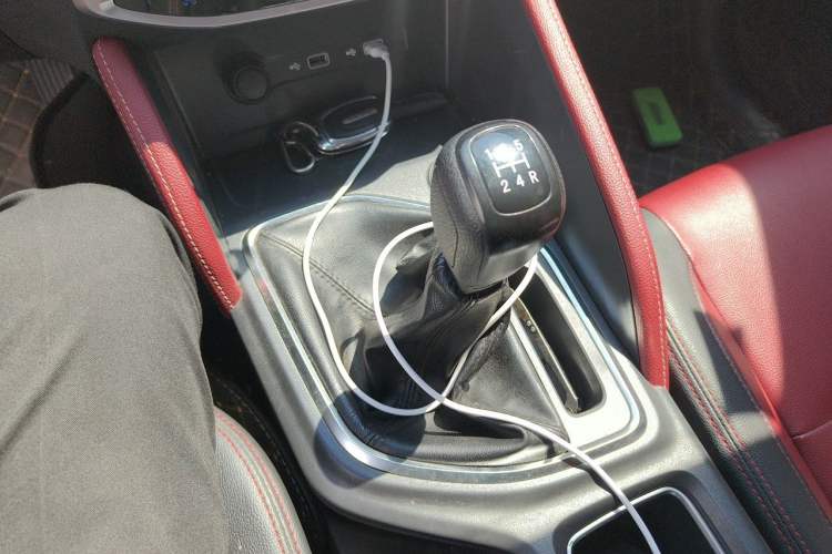 Used SAIC MAXUS Xingji 2023 Starry L 2.4L Gasoline Manual Two-Wheel-Drive Elite Edition Long Bed Gear Lever