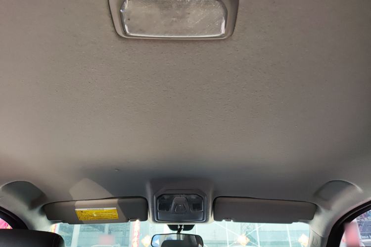 Used SAIC MAXUS Xingji 2023 Starry L 2.0T Diesel Automatic 2WD Elite Edition Long Bed Headliner