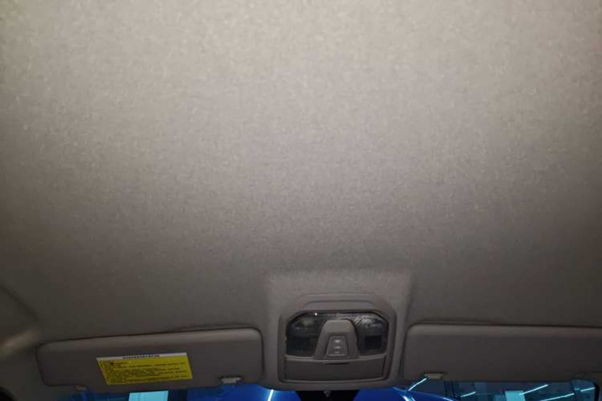 Used SAIC MAXUS Xingji 2023 Starry L 2.0T Diesel Automatic 2WD Elite Edition Long Bed Headliner