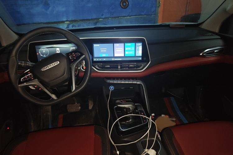 Used SAIC MAXUS Xingji 2023 Starry R 2.0T Automatic Diesel 4x4 Luxury Edition Long-Box Model Interior 2