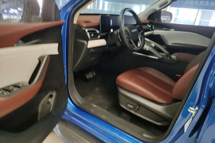 Used SAIC MAXUS Xingji 2023 Starry H 2.0T Automatic Diesel Dual-Turbo All-Wheel Drive Luxury Edition Long Wheelbase Interior 3