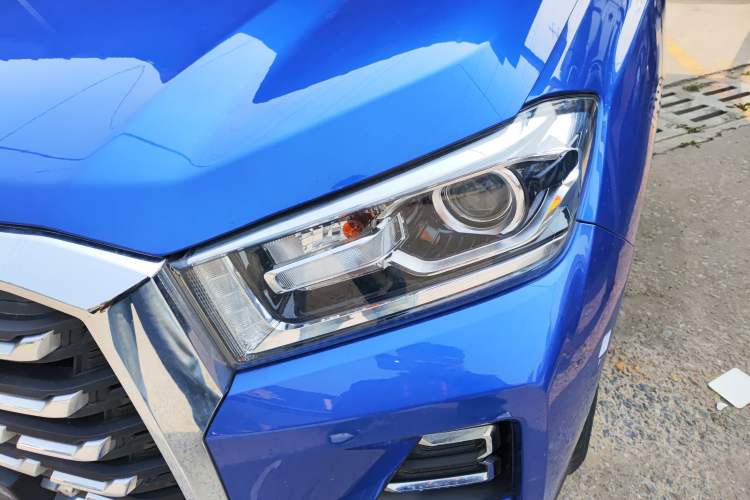 Used SAIC MAXUS Xingji 2023 Starry L 2.0T Diesel Automatic 2WD Elite Edition Long Bed Left Front Headlight