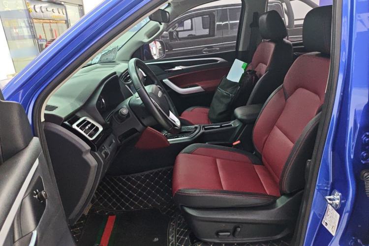 Used SAIC MAXUS Xingji 2023 Starry L 2.0T Diesel Automatic 2WD Elite Edition Long Bed Left Front Seat