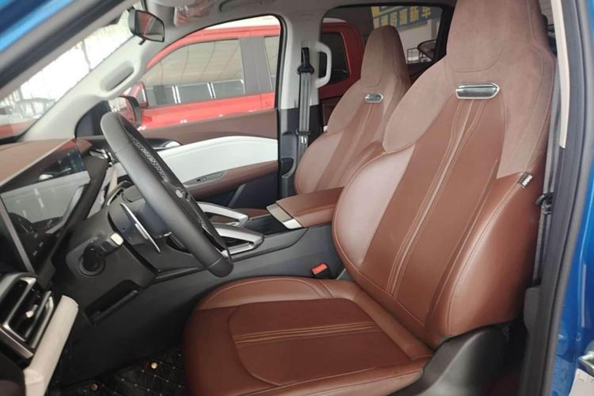 Used SAIC MAXUS Xingji 2023 Starry H 2.0T Automatic Diesel Dual-Turbo All-Wheel Drive Luxury Edition Long Wheelbase Left Front Seat