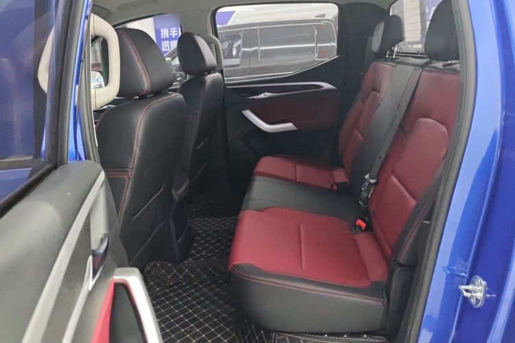 Used SAIC MAXUS Xingji 2023 Starry L 2.0T Diesel Automatic 2WD Elite Edition Long Bed Left Rear Seat