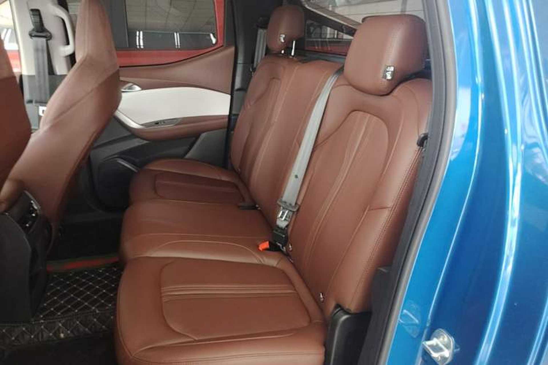Used SAIC MAXUS Xingji 2023 Starry H 2.0T Automatic Diesel Dual-Turbo All-Wheel Drive Luxury Edition Long Wheelbase Left Rear Seat