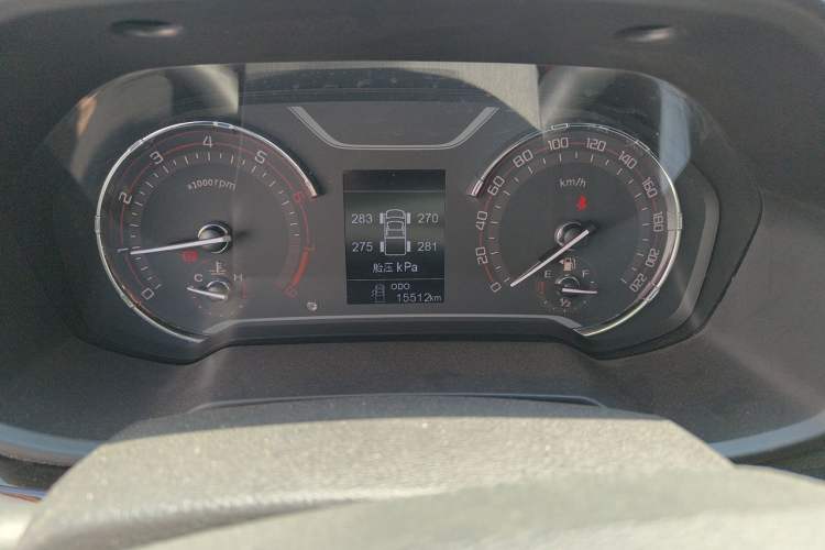Used SAIC MAXUS Xingji 2023 Starry L 2.4L Gasoline Manual Two-Wheel-Drive Elite Edition Long Bed Odometer Close Up