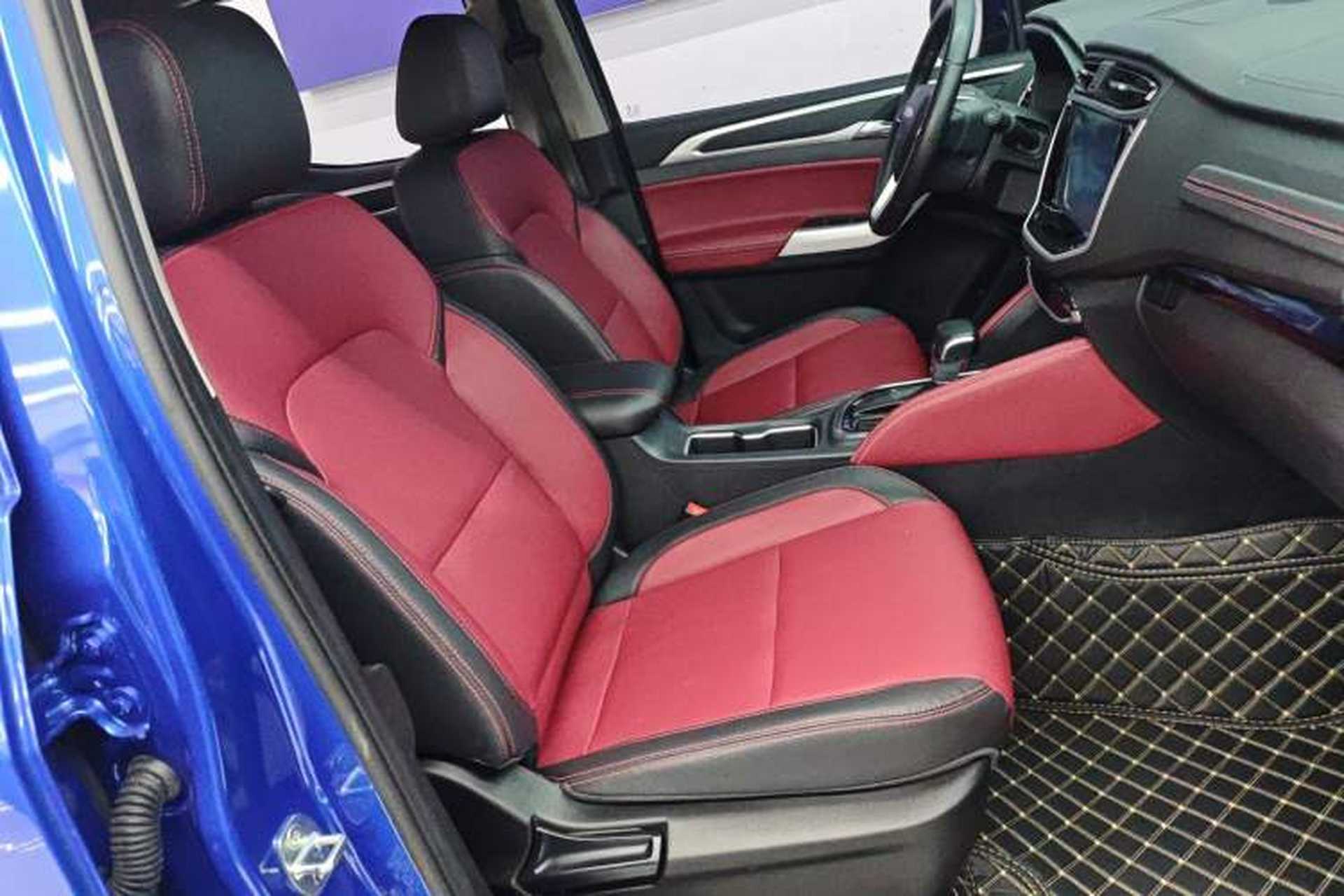 Used SAIC MAXUS Xingji 2023 Starry L 2.0T Diesel Automatic 2WD Elite Edition Long Bed Right Front Seat