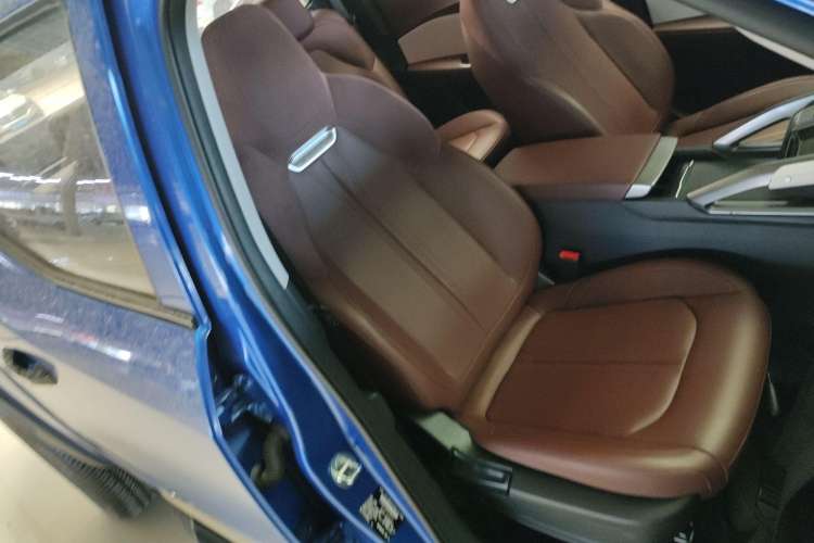 Used SAIC MAXUS Xingji 2023 Starry H 2.0T Automatic Diesel Dual-Turbo All-Wheel Drive Luxury Edition Long Wheelbase Right Front Seat