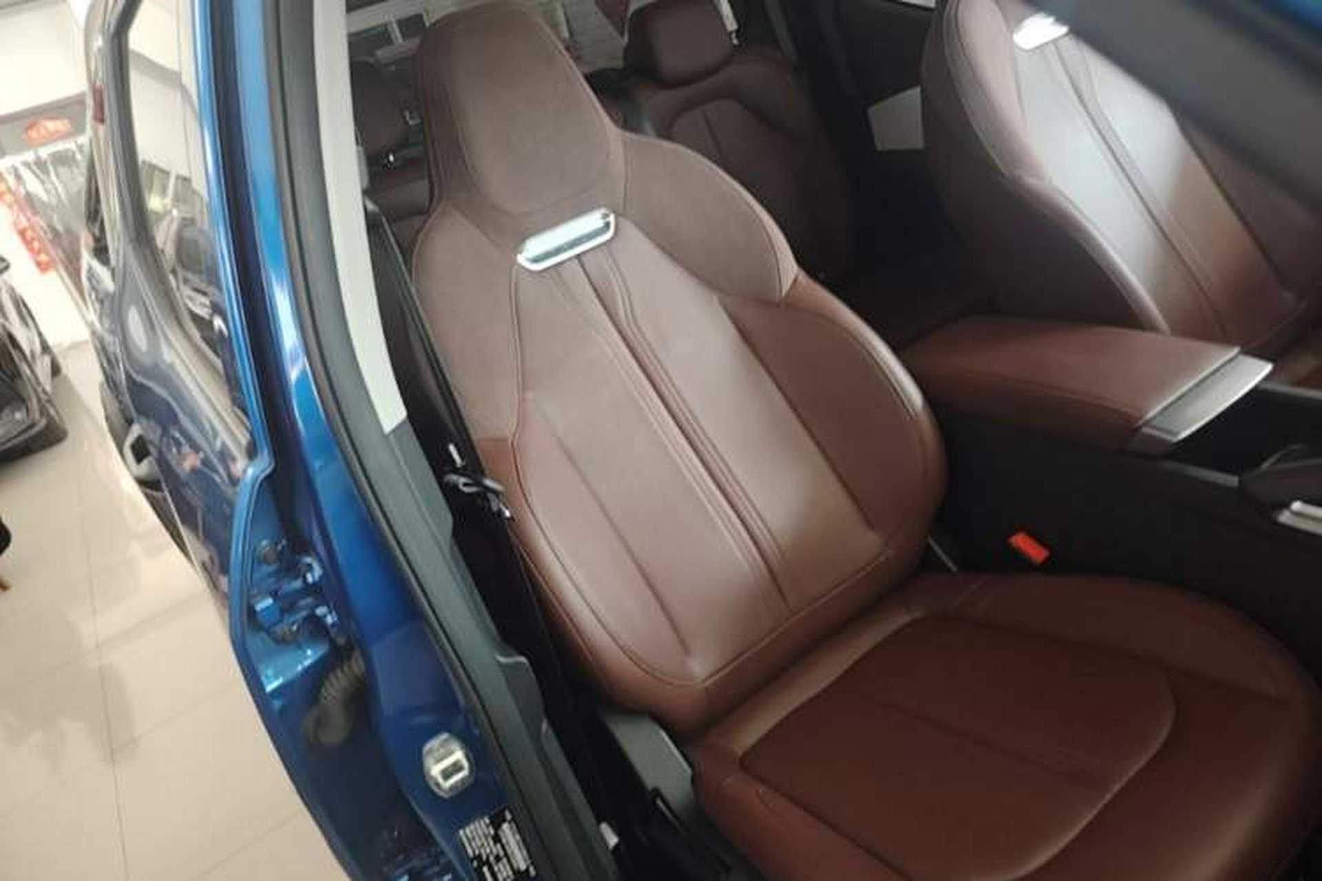 Used SAIC MAXUS Xingji 2023 Starry H 2.0T Automatic Diesel Dual-Turbo All-Wheel Drive Luxury Edition Long Wheelbase Right Front Seat