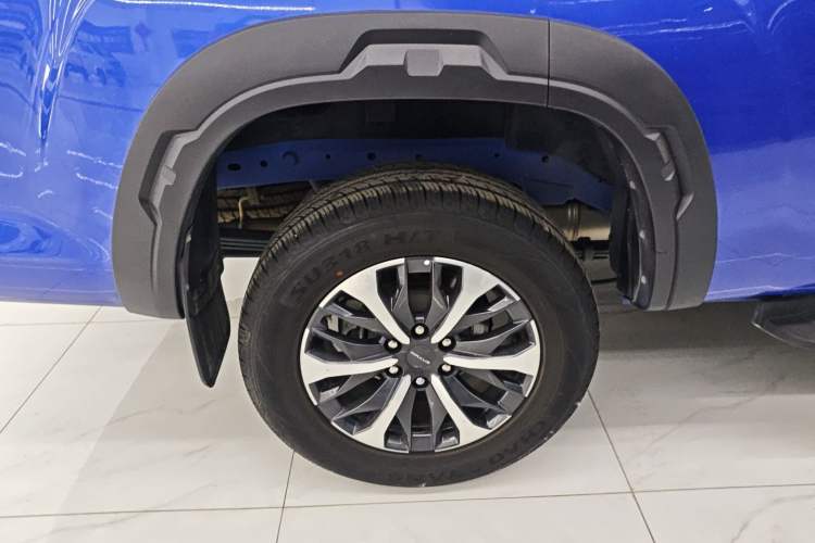 Used SAIC MAXUS Xingji 2023 Starry L 2.0T Diesel Automatic 2WD Elite Edition Long Bed Right Rear Wheel Hub