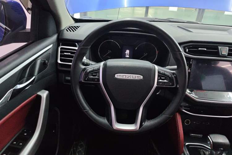 Used SAIC MAXUS Xingji 2023 Starry L 2.0T Diesel Automatic 2WD Elite Edition Long Bed Steering Wheel