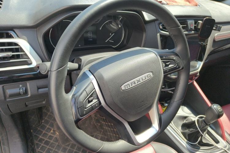 Used SAIC MAXUS Xingji 2023 Starry L 2.4L Gasoline Manual Two-Wheel-Drive Elite Edition Long Bed Steering Wheel