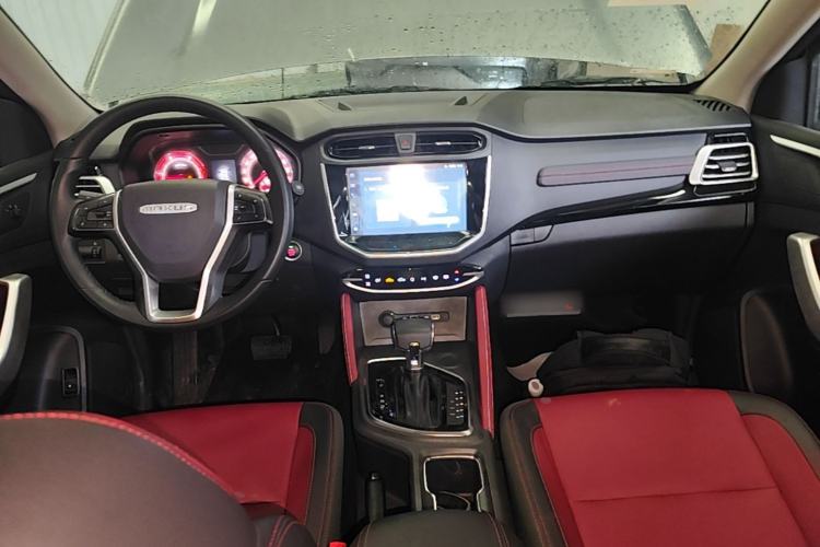 Used SAIC MAXUS Xingji 2023 Starry L 2.0T Diesel Automatic 2WD Elite Edition Standard Cab Center Console