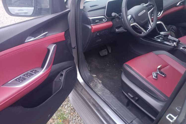 Used SAIC MAXUS Xingji 2023 Starry R 2.0T Automatic Diesel 2WD Luxury Edition Long-Box Model Driver Seat