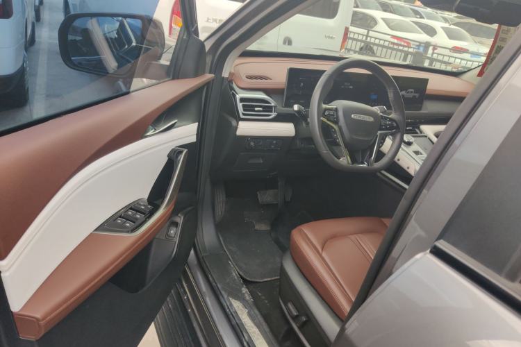 Used SAIC MAXUS Xingji 2023 Starry H 2.0T Automatic Diesel Dual-Turbo All-Wheel-Drive Flagship Model – Standard Wheelbase Driver Seat