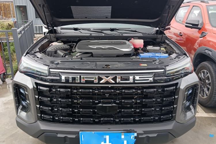 Used SAIC MAXUS Xingji 2023 Starry H 2.0T Automatic Diesel Dual-Turbo All-Wheel Drive Luxury Edition Long Wheelbase Engine Bay