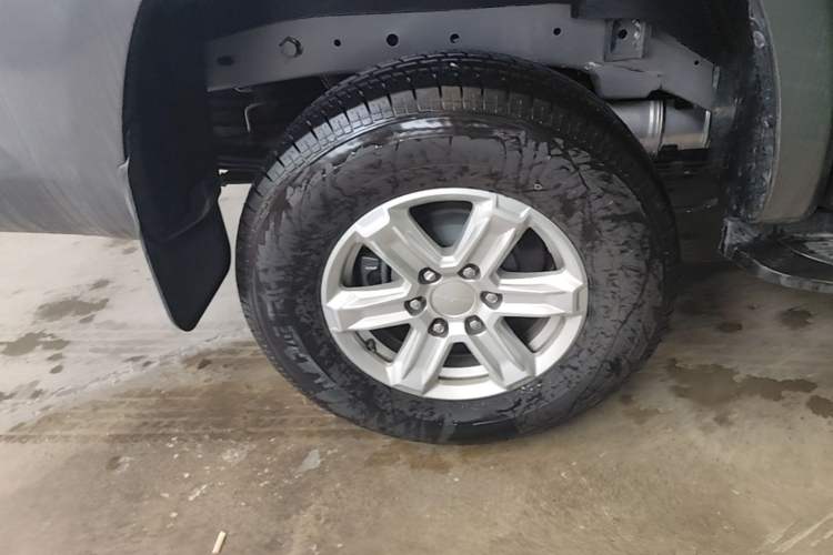 Used SAIC MAXUS Xingji 2023 Starry L 2.0T Diesel Automatic 2WD Elite Edition Standard Cab Exterior 5