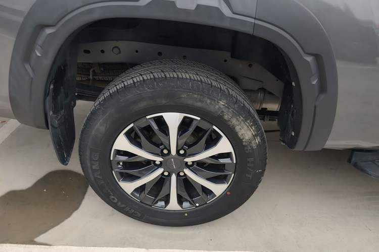 Used SAIC MAXUS Xingji 2023 Starry R 2.0T Automatic Diesel 4x4 Luxury Edition Long-Box Model Exterior 8