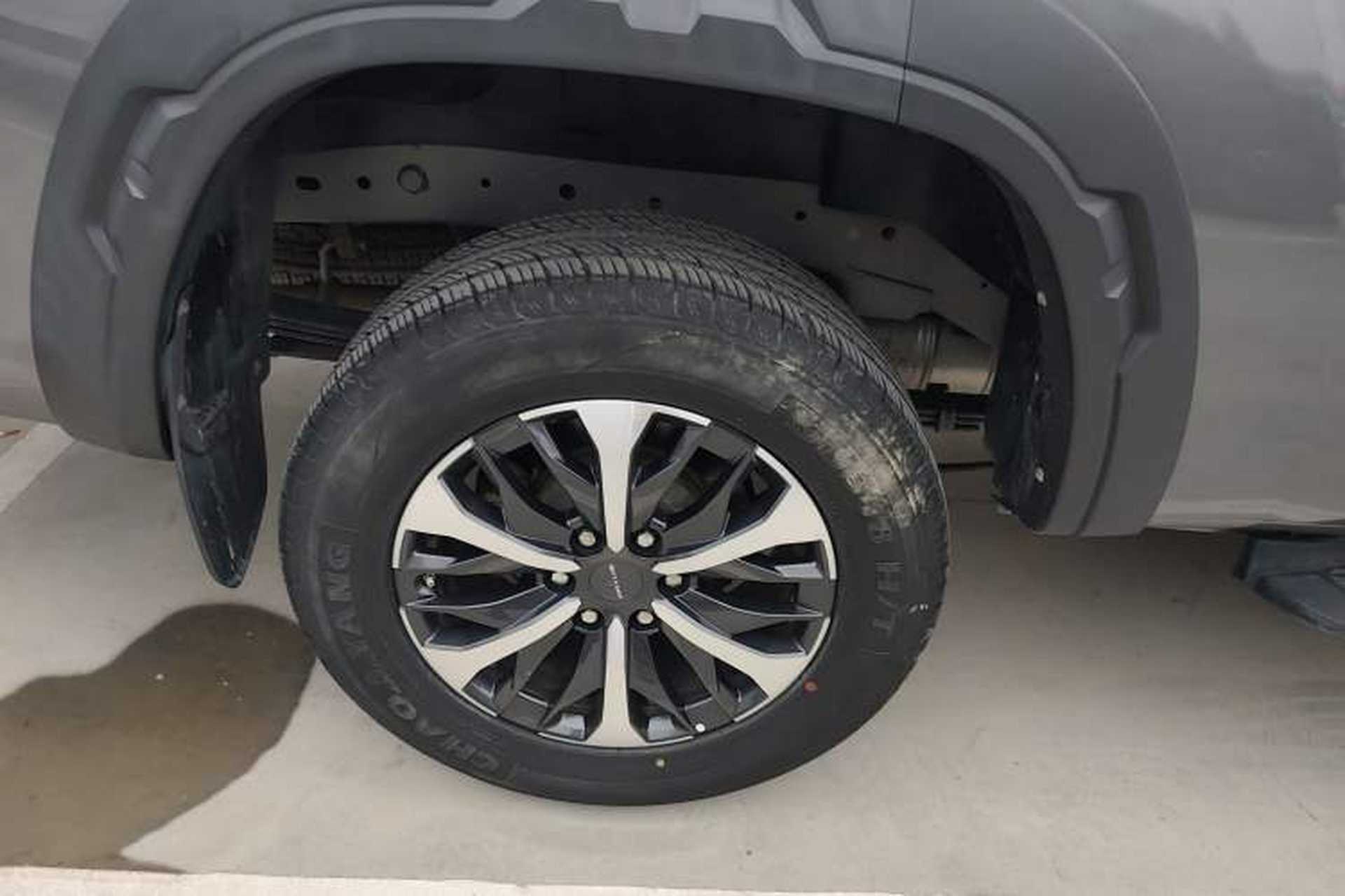 Used SAIC MAXUS Xingji 2023 Starry R 2.0T Automatic Diesel 4x4 Luxury Edition Long-Box Model Exterior 8