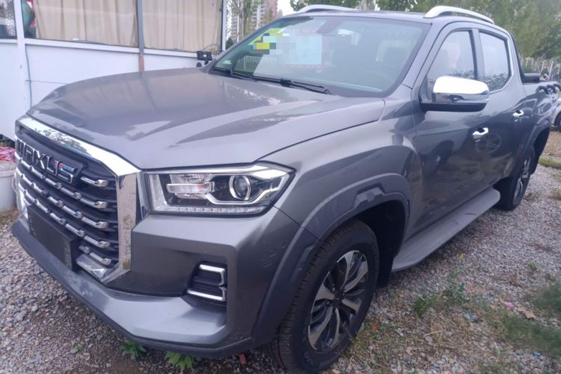 Used SAIC MAXUS Xingji 2023 Starry R 2.0T Automatic Diesel 2WD Luxury Edition Long-Box Model Front Left 45 Deg