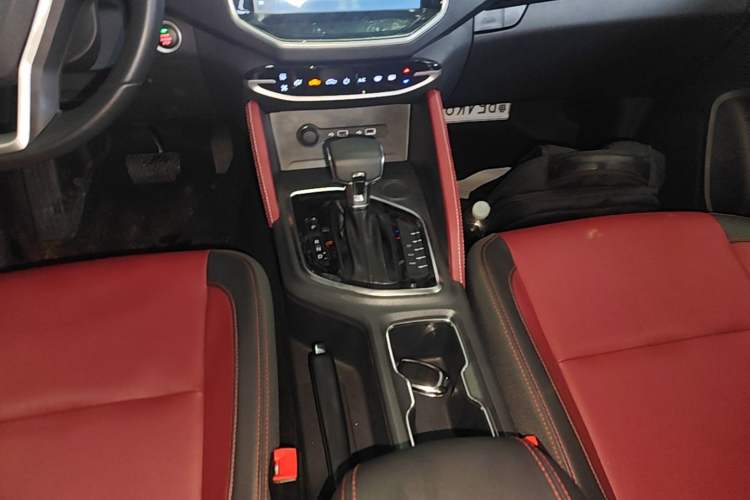 Used SAIC MAXUS Xingji 2023 Starry L 2.0T Diesel Automatic 2WD Elite Edition Standard Cab Gear Lever