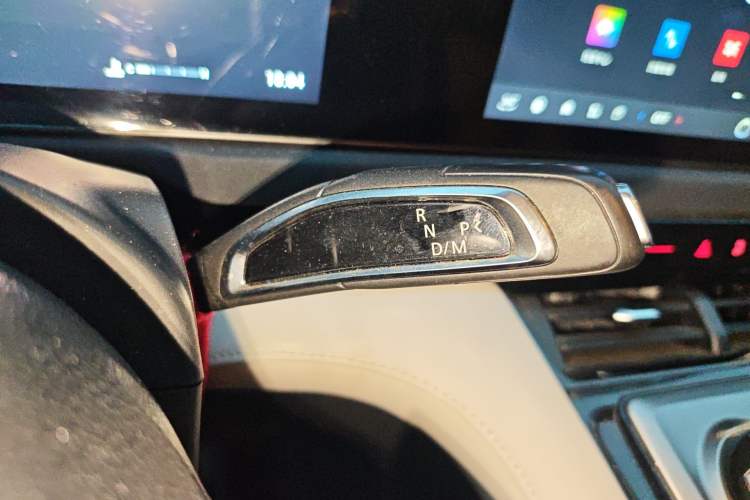 Used SAIC MAXUS Xingji 2023 Starry H 2.0T Automatic Diesel Dual-Turbo All-Wheel Drive Luxury Edition Long Wheelbase Gear Lever