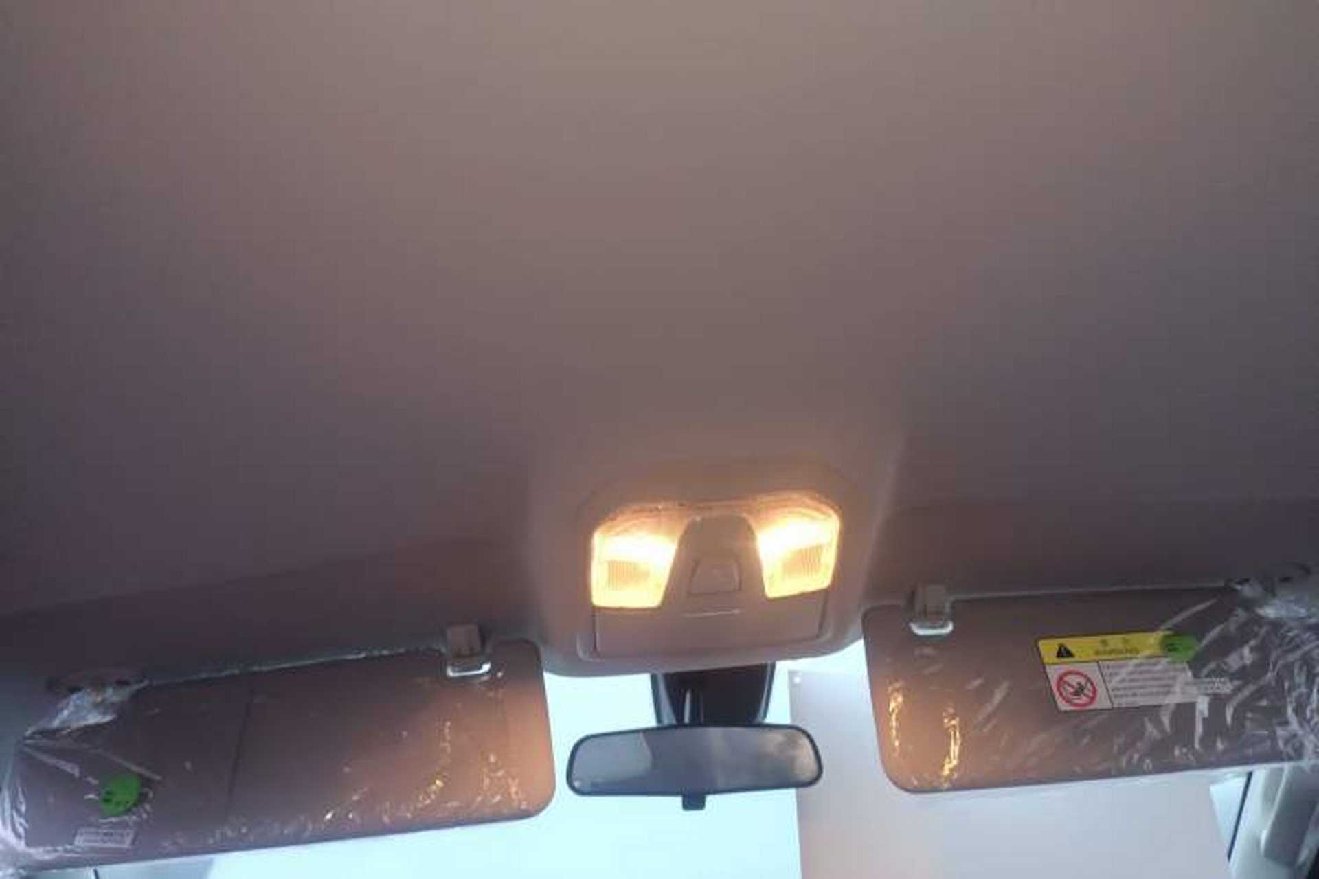 Used SAIC MAXUS Xingji 2023 Starry R 2.0T Automatic Diesel 2WD Luxury Edition Long-Box Model Headliner
