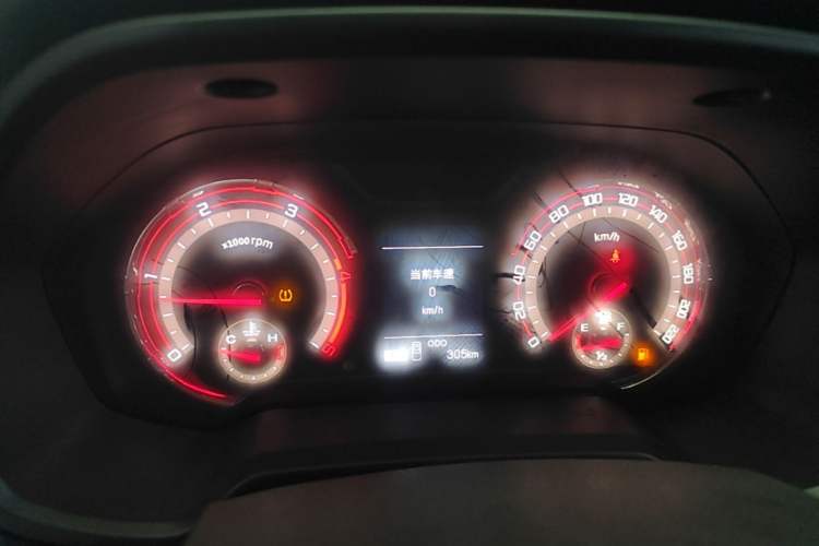 Used SAIC MAXUS Xingji 2023 Starry L 2.0T Diesel Automatic 2WD Elite Edition Standard Cab Instrument Cluster
