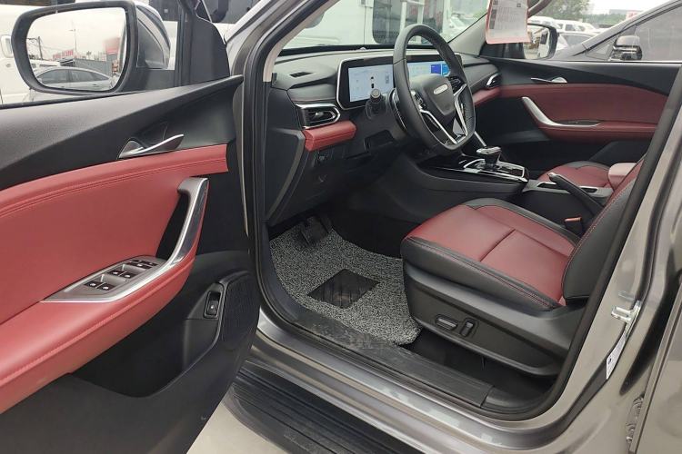 Used SAIC MAXUS Xingji 2023 Starry R 2.0T Automatic Diesel 4x4 Luxury Edition Long-Box Model Interior 3