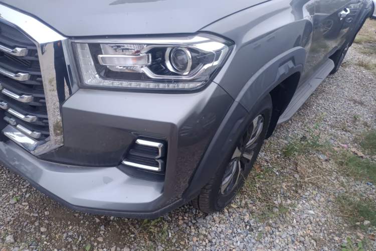 Used SAIC MAXUS Xingji 2023 Starry R 2.0T Automatic Diesel 2WD Luxury Edition Long-Box Model Left Front Headlight
