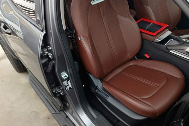 Used SAIC MAXUS Xingji 2023 Starry H 2.0T Automatic Diesel Dual-Turbo All-Wheel Drive Luxury Edition Long Wheelbase Right Front Seat