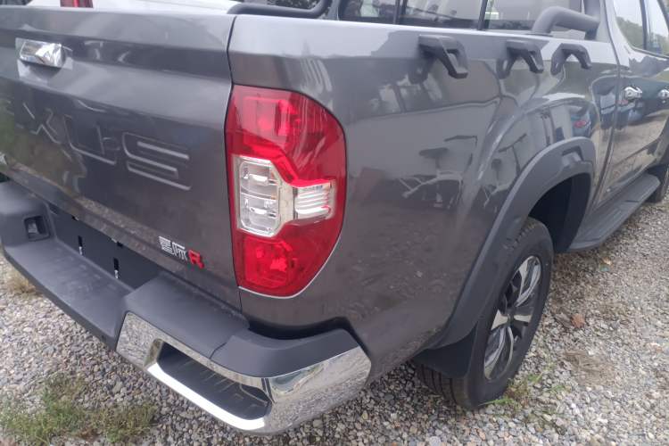 Used SAIC MAXUS Xingji 2023 Starry R 2.0T Automatic Diesel 2WD Luxury Edition Long-Box Model Right Rear Taillight