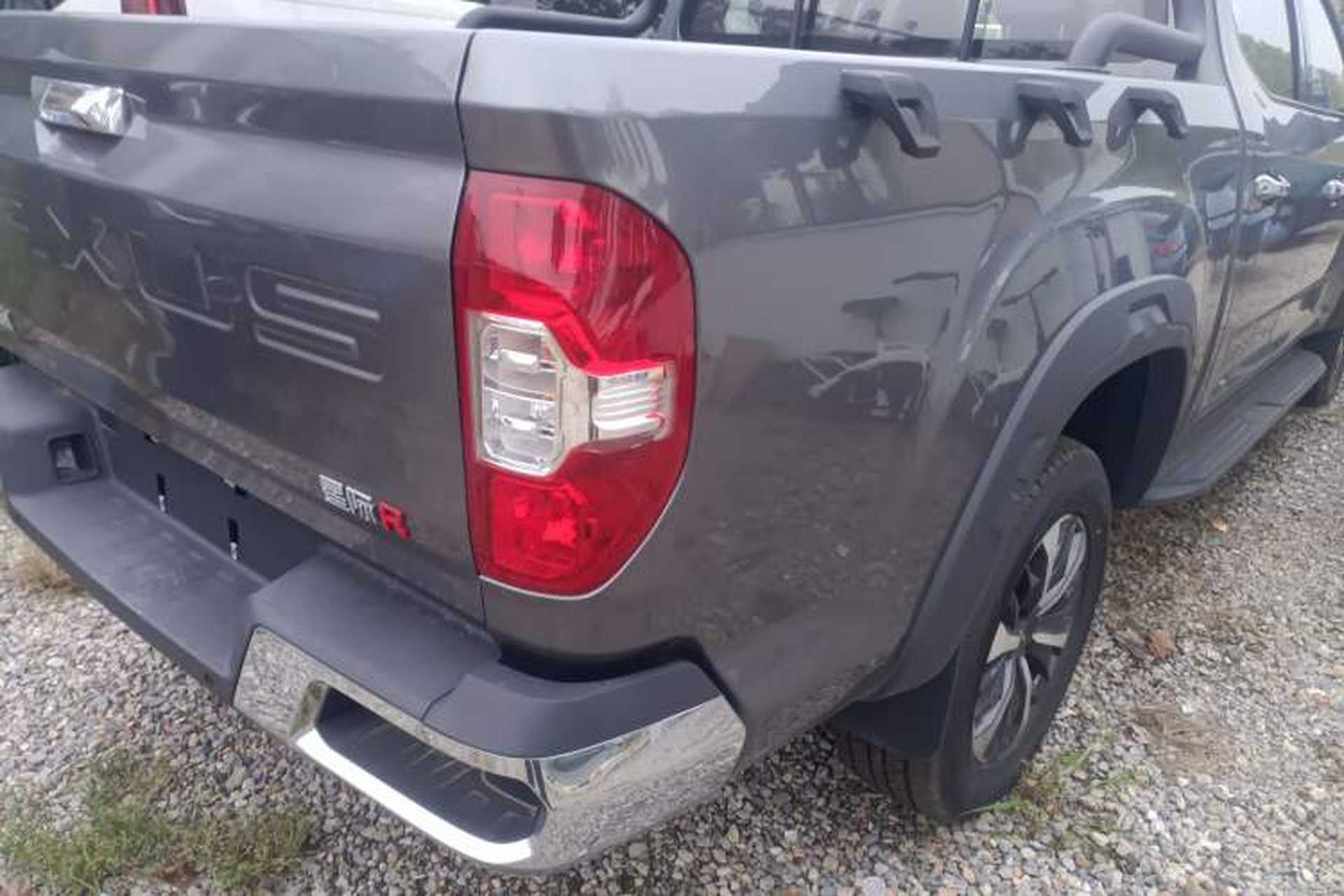 Used SAIC MAXUS Xingji 2023 Starry R 2.0T Automatic Diesel 2WD Luxury Edition Long-Box Model Right Rear Taillight