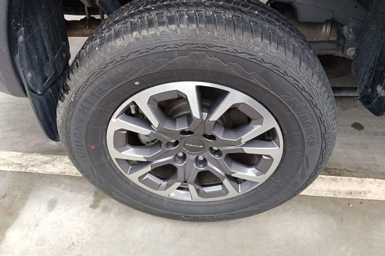Used SAIC MAXUS Xingji 2023 Starry H 2.0T Automatic Diesel Dual-Turbo All-Wheel Drive Luxury Edition Long Wheelbase Right Rear Wheel Hub