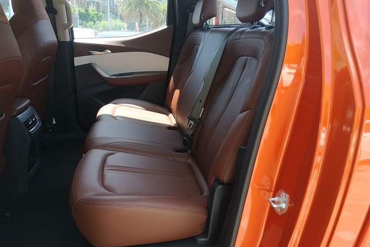 Used SAIC MAXUS Xingji 2023 Starry H 2.0T Automatic Diesel Dual-Turbo All-Wheel Drive Luxury Edition Long Wheelbase Left Rear Seat