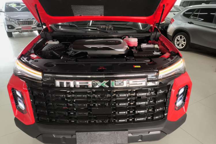 Used SAIC MAXUS Xingji 2023 Starry H 2.0T Automatic Diesel Dual-Turbo All-Wheel Drive Luxury Edition Long Wheelbase Engine Bay