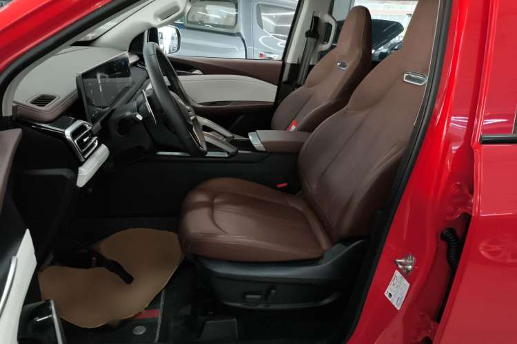 Used SAIC MAXUS Xingji 2023 Starry H 2.0T Automatic Diesel Dual-Turbo All-Wheel Drive Luxury Edition Long Wheelbase Left Front Seat